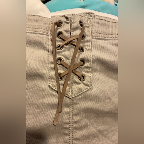Aeropostale Khaki Beige Zipper Skirt size 8 leather ties - Picture 4 of 6